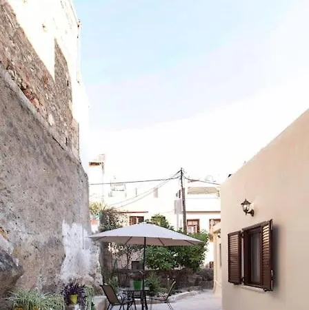 بيت للعطل Kalliston House With A Yard *