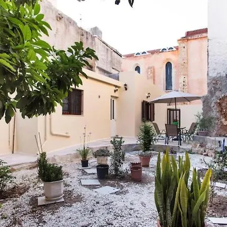 Kalliston House With A Yard بيت للعطل *