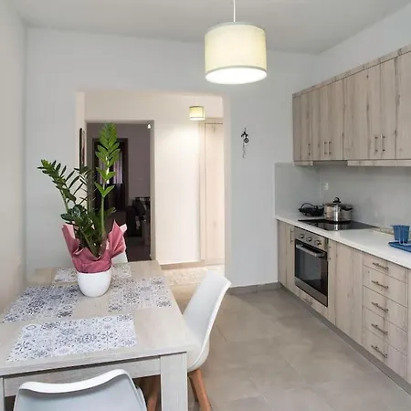 بيت للعطل Kalliston House With A Yard خانيا